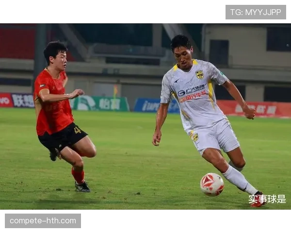 根特防线表现稳定,球队在近期赛事中迎来重要胜利 根特防线表现稳定,球队在近期赛事中迎来重要胜利