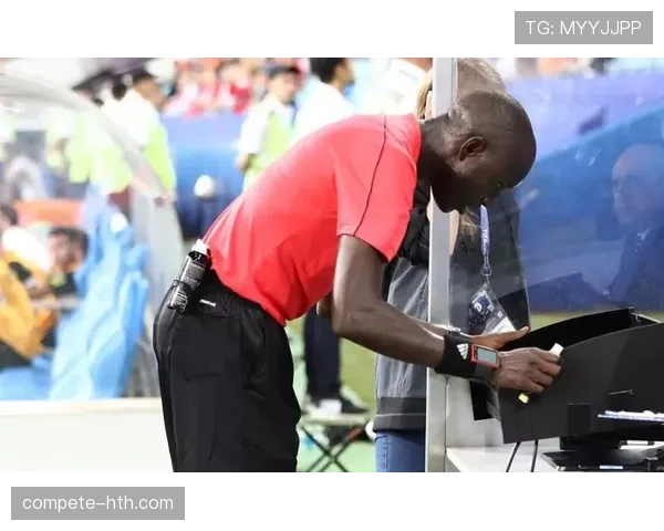 抗议判罚时裁判为何坚持不改判？规则到底怎么规定的？